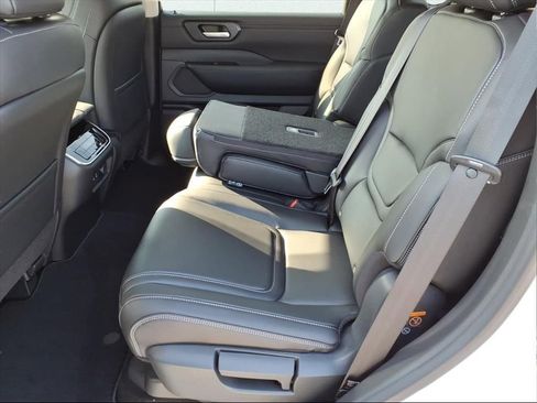 New 2026 Nissan Armada SV image 12