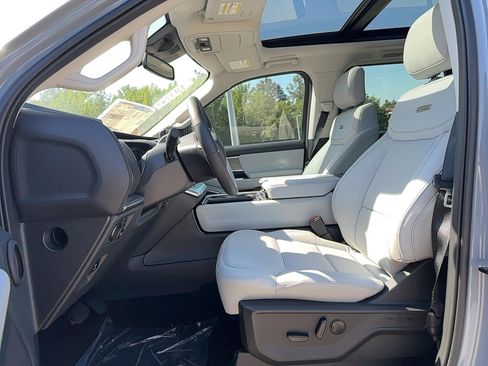 New 2025 Ford Expedition Platinum w/ Driver's Package image 13