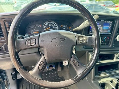 Used 2007 Chevrolet Silverado 2500 LT w/ Heavy-Duty Power Package AWD/4WD image 14