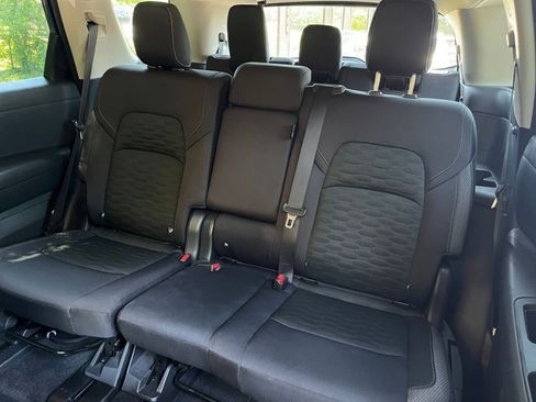 Used 2025 Nissan Pathfinder SV FWD image 41