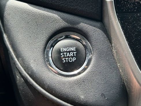 Used 2016 Toyota Land Cruiser image 34