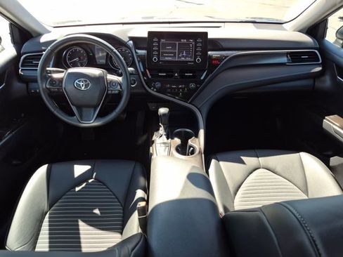 Used 2022 Toyota Camry SE w/ Convenience Package image 16