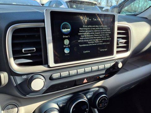 New 2025 Hyundai Venue Limited image 10