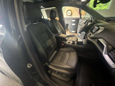 Certified 2021 GMC Terrain SLT w/ LPO, Dark Accent Package AWD/4WD image 29