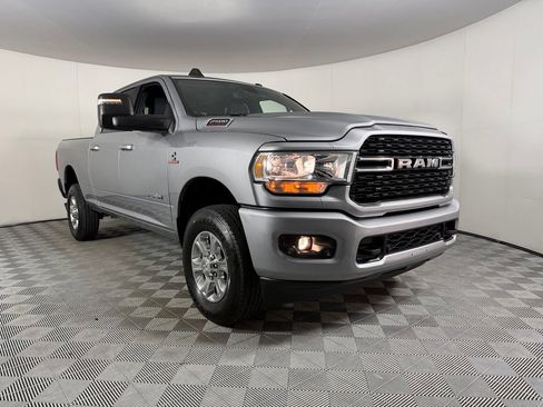 Used 2024 RAM 2500 Big Horn w/ Level 2 Equipment Group AWD/4WD image 3