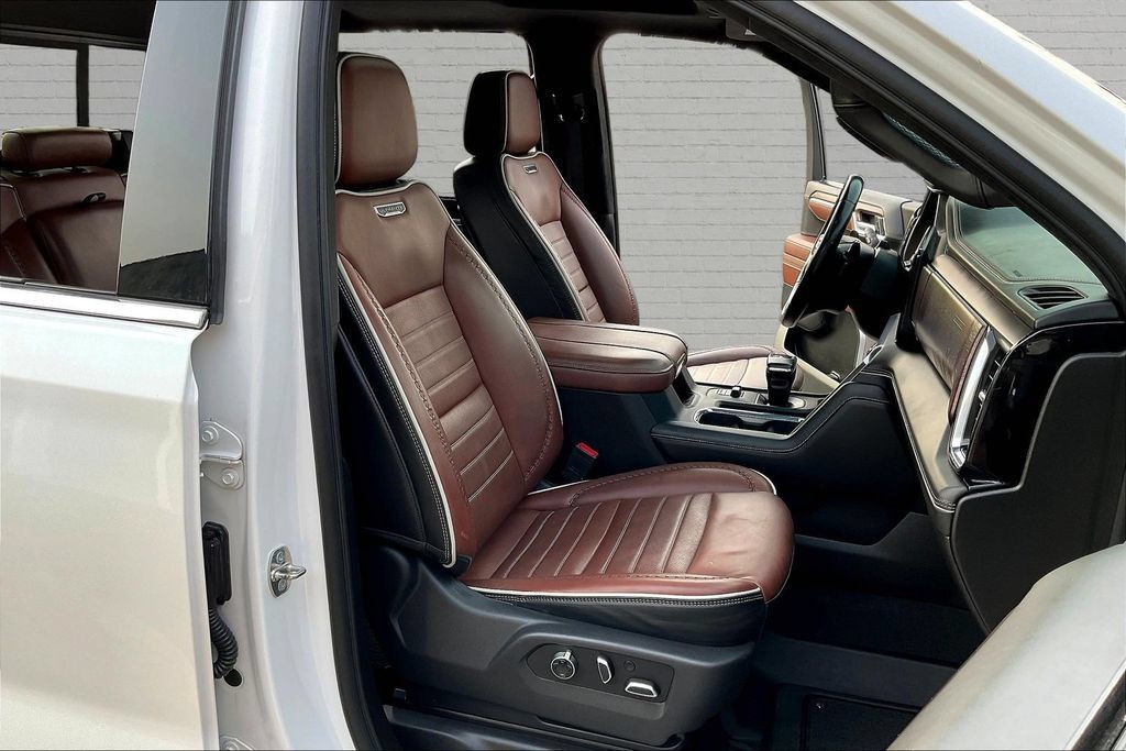 Used 2024 GMC Sierra 1500 Denali Ultimate AWD/4WD image 28