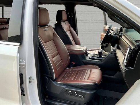 Used 2024 GMC Sierra 1500 Denali Ultimate AWD/4WD image 28
