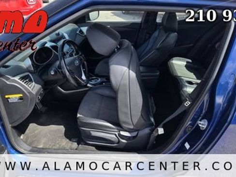 Used 2016 Hyundai Veloster w/ Option Group 02 FWD image 27
