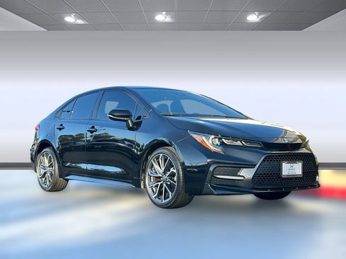 Used 2021 Toyota Corolla SE image 6
