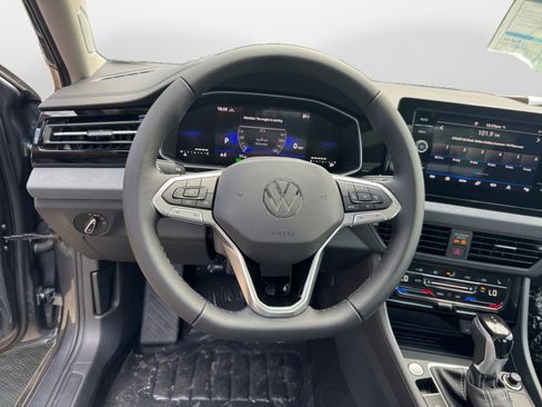 New 2025 Volkswagen Jetta SE image 10