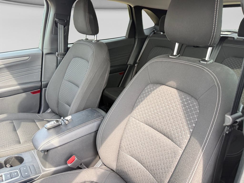 Used 2025 Ford Escape Active AWD/4WD image 22