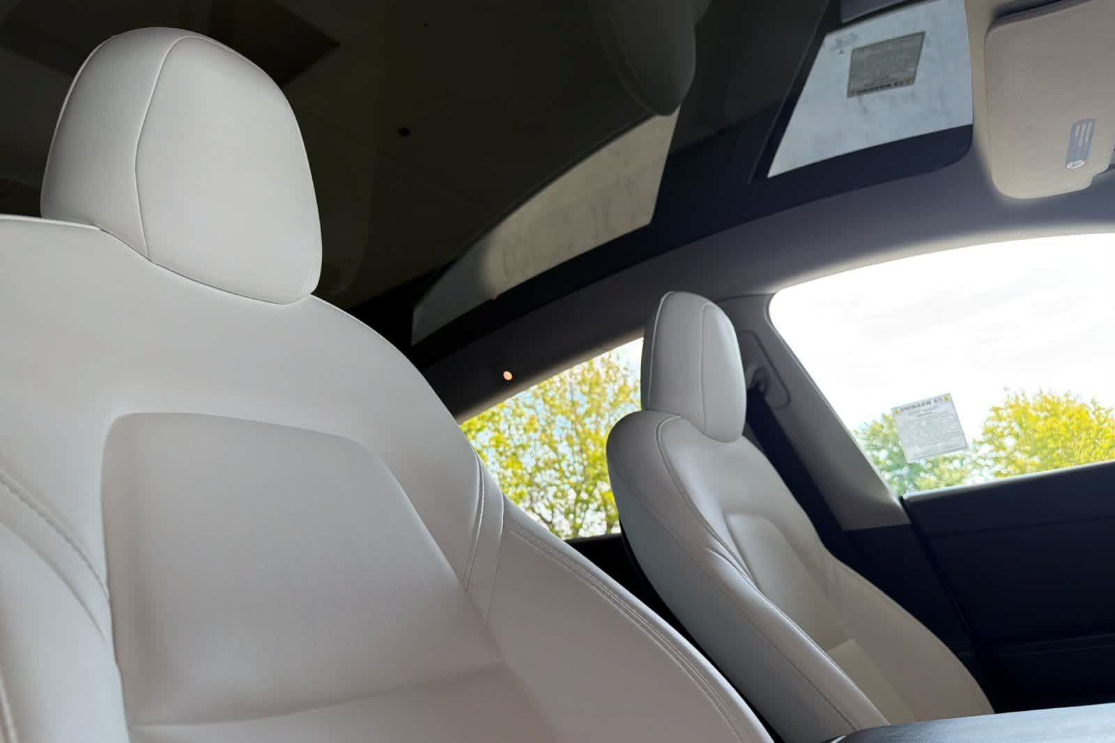 Used 2022 Tesla Model Y Long Range AWD/4WD image 18