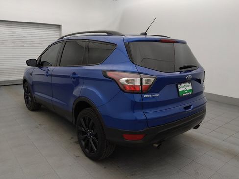 Used 2017 Ford Escape SE w/ SE Sport Appearance Package image 5