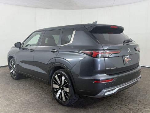 Used 2025 Mitsubishi Outlander SE AWD/4WD image 5