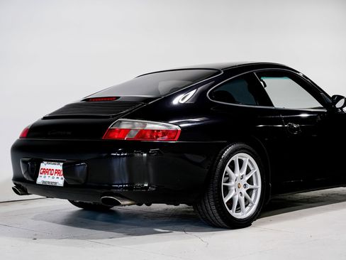 Used 2004 Porsche 911 Carrera RWD image 32
