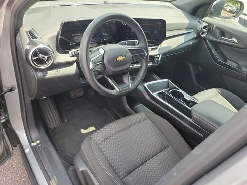 Used 2025 Chevrolet Equinox LT FWD image 18