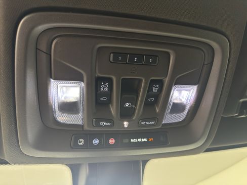 Used 2020 GMC Sierra 2500 Denali w/ Denali Ultimate Package AWD/4WD image 28