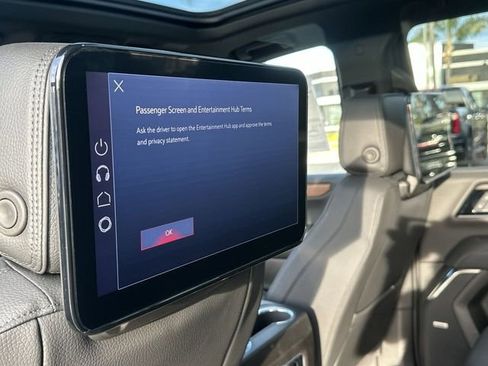 New 2026 GMC Yukon XL Denali w/ Denali Reserve Package image 36