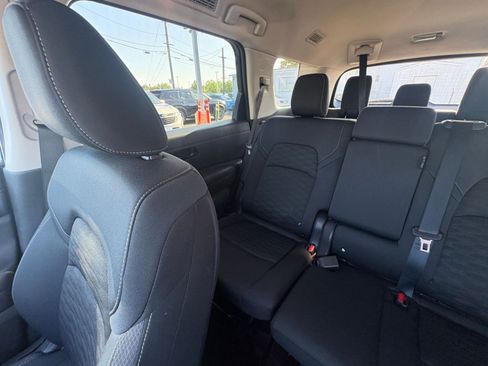 Used 2025 Nissan Pathfinder SV AWD/4WD image 42