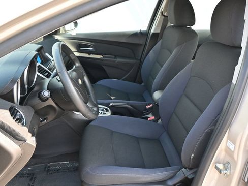 Used 2014 Chevrolet Cruze LT FWD image 12