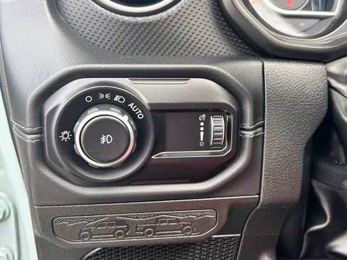Used 2024 Jeep Wrangler Unlimited Rubicon 392 AWD/4WD image 10