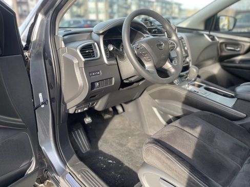 Used 2019 Nissan Murano S image 8
