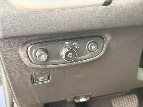 Used 2024 GMC Terrain SLT AWD/4WD image 19