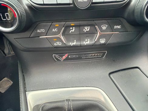 Used 2017 Chevrolet Corvette Stingray Coupe w/ 1LT RWD image 19
