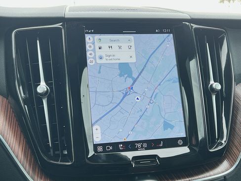 Certified 2023 Volvo XC60 B5 Plus w/ Climate Package image 20