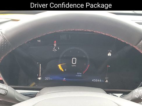 Certified 2024 Chevrolet Trax RS w/ Driver Confidence Package FWD image 11