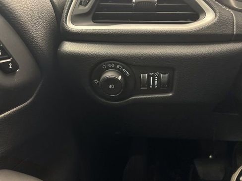 New 2026 Chrysler Pacifica Select AWD/4WD image 35