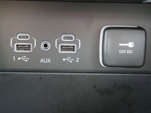 Used 2023 Jeep Grand Cherokee Overland w/ MOPAR Finishing Package image 21