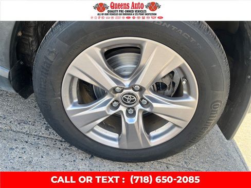 Used 2019 Toyota C-HR LE FWD image 27