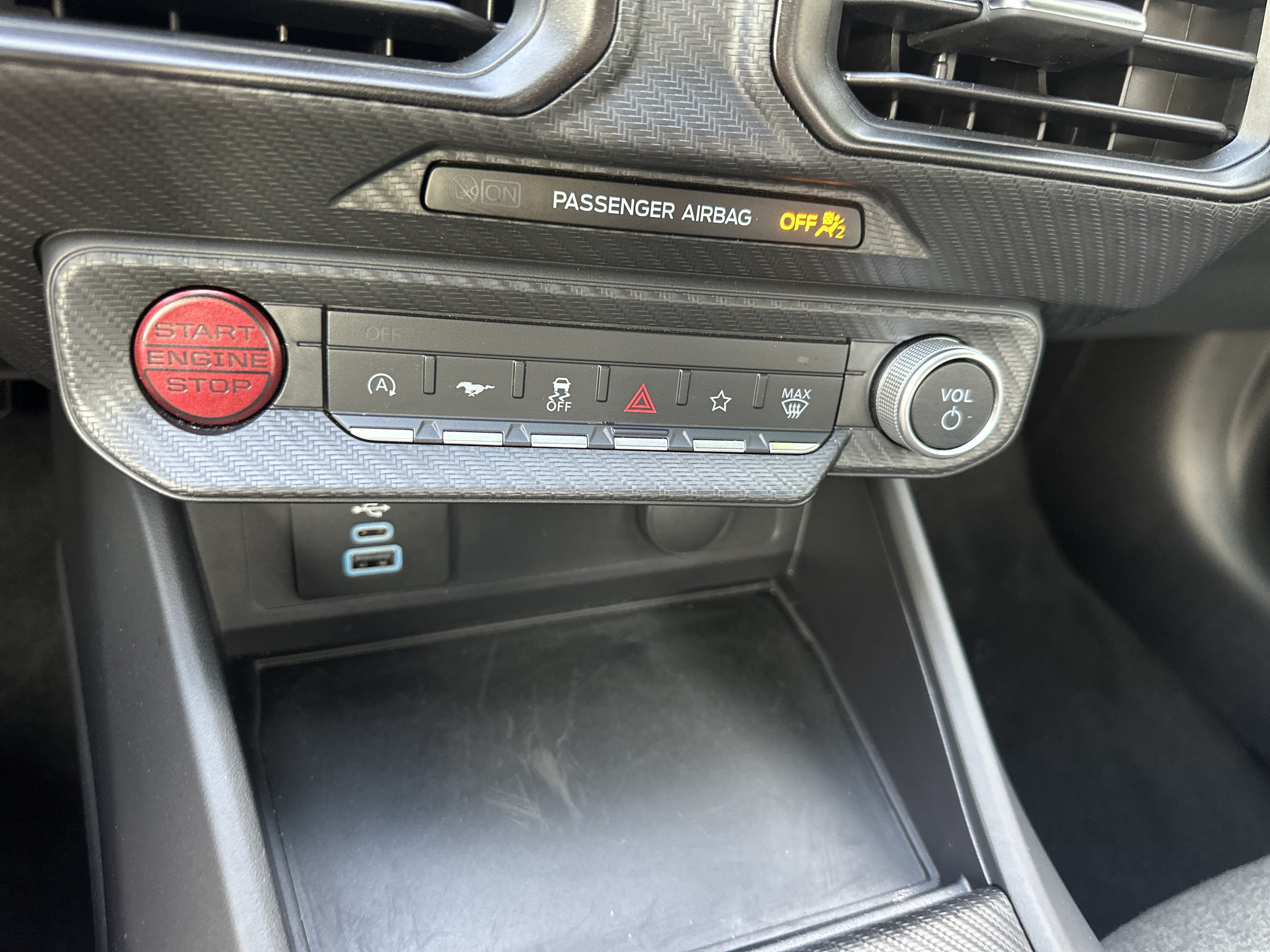 Used 2025 Ford Mustang Coupe RWD image 19