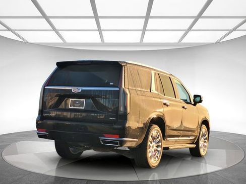 Used 2023 Cadillac Escalade Premium Luxury image 5