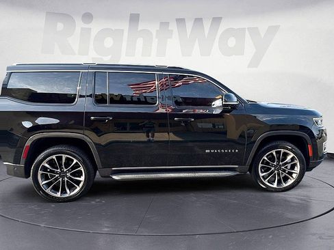 Used 2022 Jeep Wagoneer Series II w/ Convenience Group I AWD/4WD image 8
