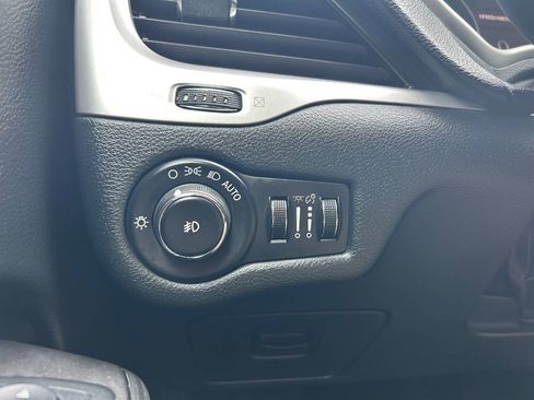 Used 2015 Jeep Cherokee Trailhawk w/ Leather Interior Group AWD/4WD image 16