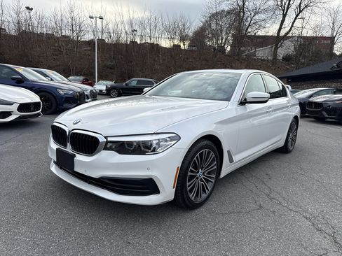 Used 2019 BMW 530i xDrive w/ Convenience Package image 2