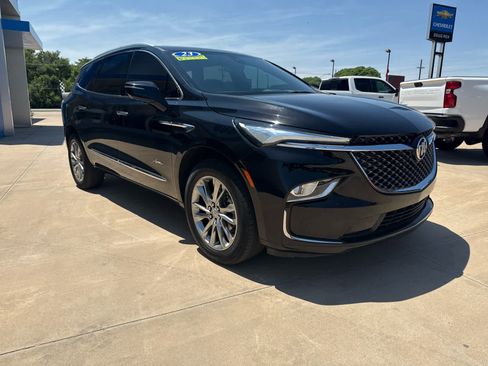 Used 2023 Buick Enclave Avenir image 4