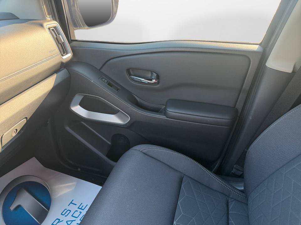 Used 2025 Nissan Frontier SV w/ SV Convenience Package RWD image 31