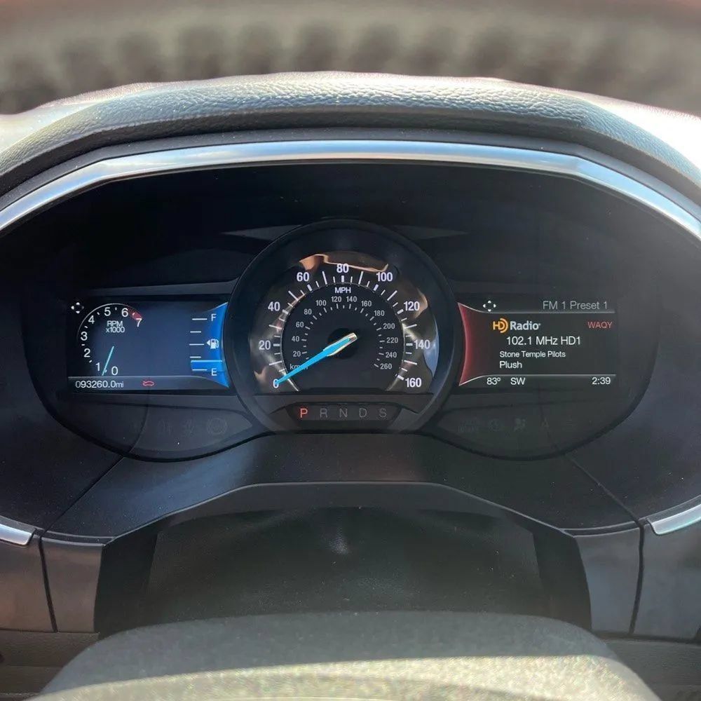 Used 2018 Ford Edge Titanium w/ Equipment Group 301A AWD/4WD image 26