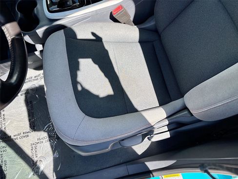 Used 2020 Chevrolet Bolt LT image 19