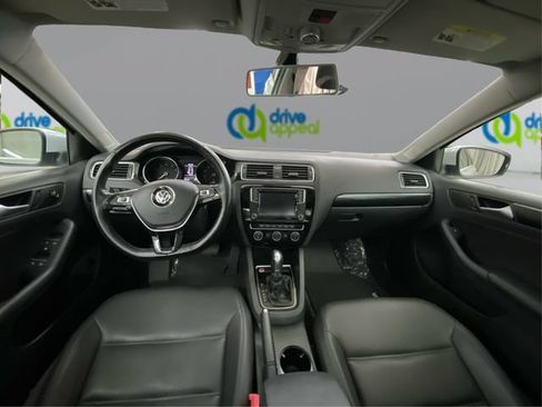 Used 2017 Volkswagen Jetta SEL FWD image 30