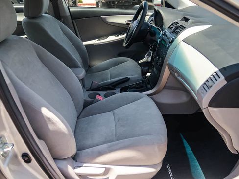Used 2013 Toyota Corolla L FWD image 16