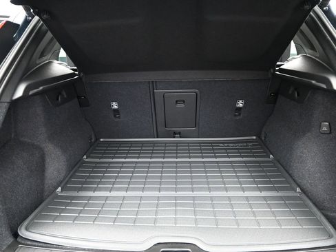 New 2026 Volvo EX40 Ultra image 9