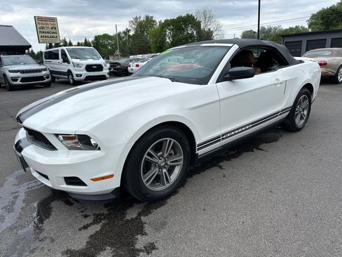Used 2011 Ford Mustang Premium w/ 201A Rapid Spec Order Code RWD image 1