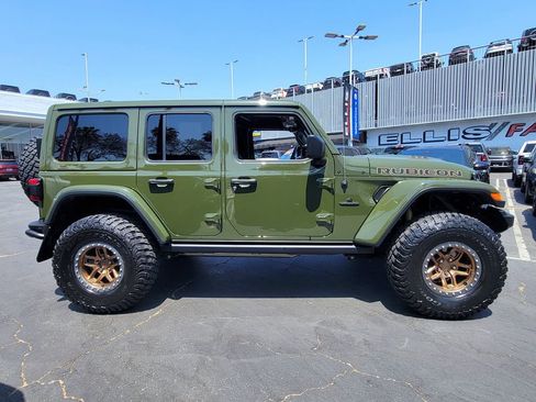 Used 2022 Jeep Wrangler Unlimited Rubicon w/ Trailer Tow Package AWD/4WD image 38