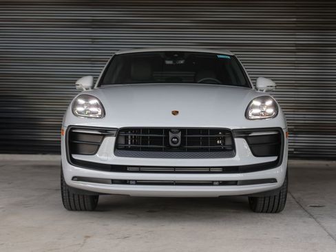 New 2025 Porsche Macan image 10