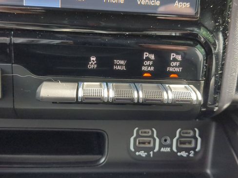Used 2023 RAM 1500 Laramie AWD/4WD image 19