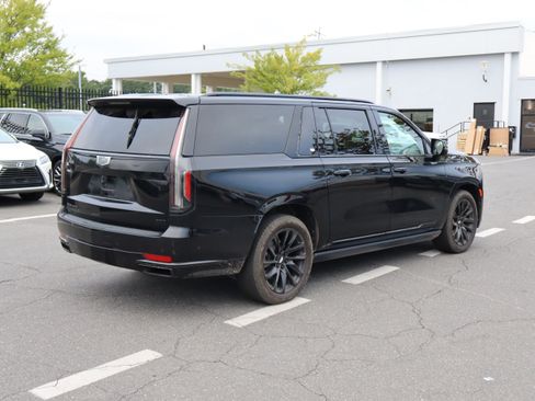 Used 2023 Cadillac Escalade ESV Sport w/ LPO, ONYX Package AWD/4WD image 10